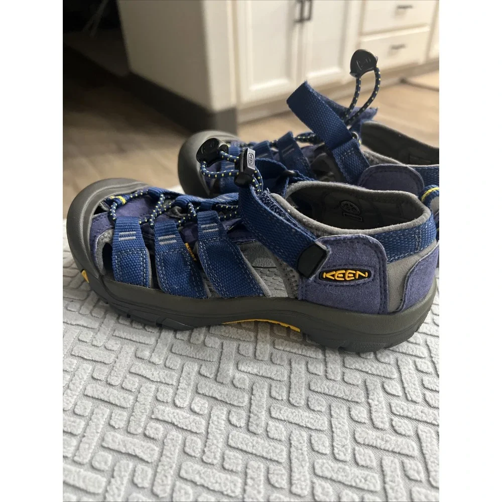 Keen YOUTH ( SIZE 3 ) Waterproof Sandals BLUE/YELLOW Shoes Vacation Beach